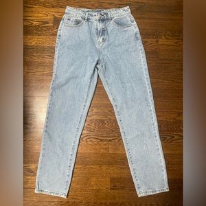 Women’s relaxed fit midrise denim jeans, size 6